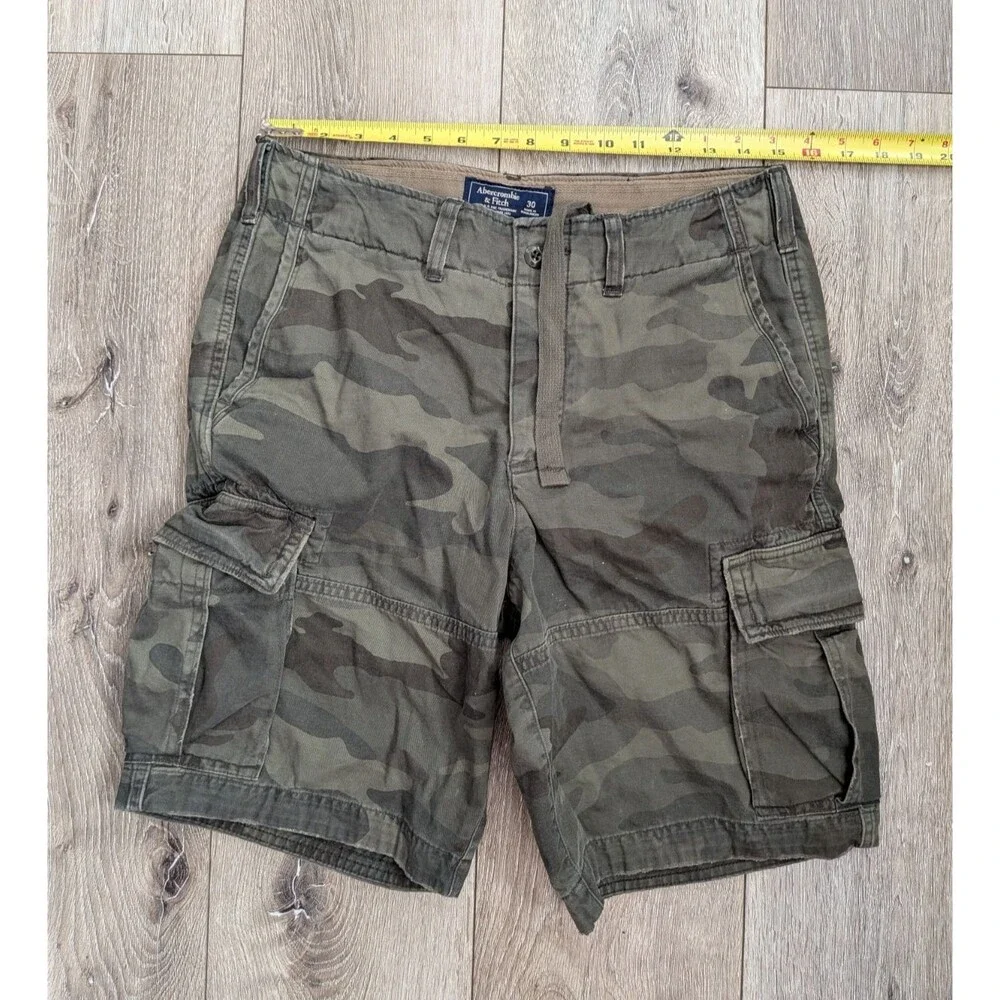 Abercrombie & Fitch Camo Cargo Shorts Size 30 Button Fly